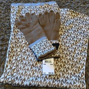 Michael Kors scarf set